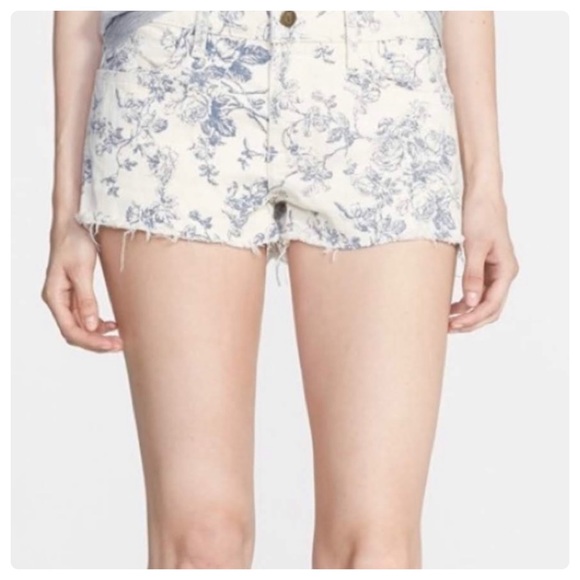 Wildfox Lara Toile Blue Floral Printed Shorts 25 - Picture 1 of 7